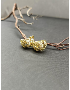 Náušnice ve tvaru zdobeného půlkruhu, zlaté | PIOU PIOU - 1