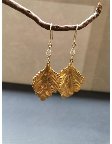 Visací náušnice ve tvaru listu zdobené štrasem | PIOU PIOU b