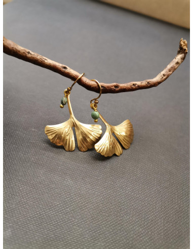 Visací náušnice ve tvaru Ginkgo biloby s kamínkem | PIOU PIOU b