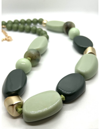 Náhrdelník s kameny v odstínech zelené | KLÉO PARIS - 2