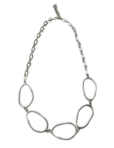 Náhrdelník řetízkový s ozdobnými oky ve stříbrné barvě | LORIANE