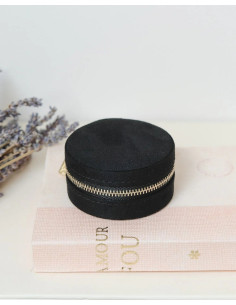 Round travel jewellery box made of black velvet | MAISON SCARLET - 1