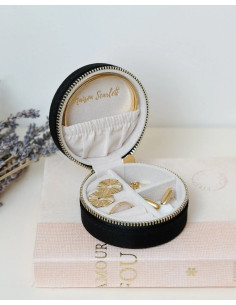 Round travel jewellery box made of black velvet | MAISON SCARLET - 1 2