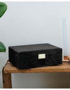 Dvoupatrová šperkovnice z černého sametu | MAISON SCARLET