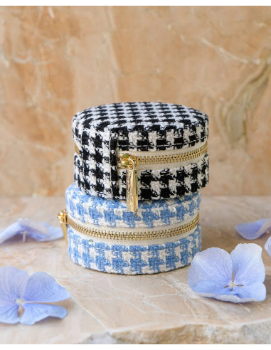 Kulatá cestovní šperkovnice s motivem kouhoutí stopy | MAISON SCARLET d