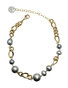 Zlatý řetízkový náhrdelník s šedými perlami | FRANCINE BRAMLI - 1