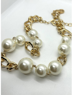 Zlatý řetízkový náhrdelník s bílými perlami | FRANCINE BRAMLI - 1 2