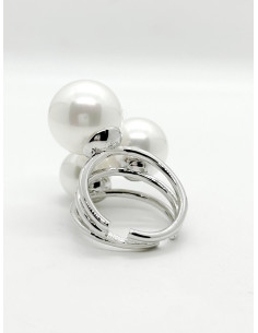 Prsten ze stříbrného kovu se třemi perlami | FRANCINE BRAMLI - 1 2