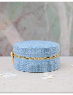 Kulatá cestovní šperkovnice ve vzhledu lnu - světle modrá | MAISON SCARLET - 1