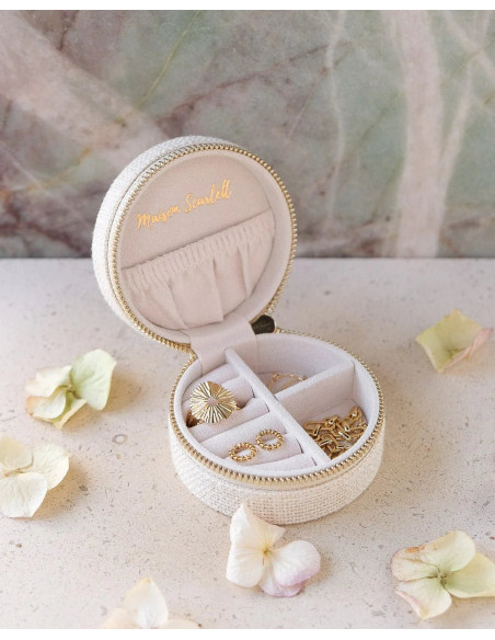 Kulatá cestovní šperkovnice ve vzhledu lnu - béžová | MAISON SCARLET a