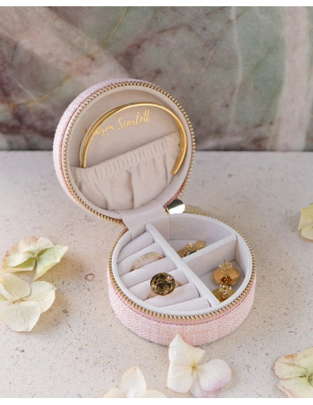 Kulatá cestovní šperkovnice ve vzhledu lnu - růžová | MAISON SCARLET a