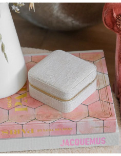 Víkendová šperkovnice v lněném vzhledu - béžová | MAISON SCARLET