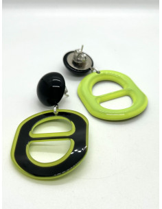 Visací náušnice v kombinaci černé a neonově zelené | FRANCINE BRAMLI 2