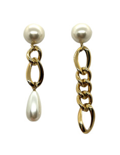 Visací asymetrické náušnice z kovu ve zlaté barvě a bílých perel | FRANCINE BRAMLI