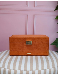 Dvoupatrová šperkovnice se zásuvkou ze sametu v barvě koňaku | MAISON SCARLET