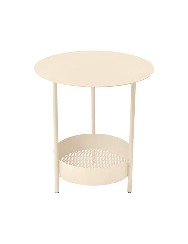 Kovový odkládací stolek Salsa s poličkou | FERMOB latté beige