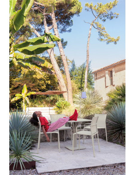 Zahradní stůl Luxembourg 71x71 s centrální nohou | FERMOB