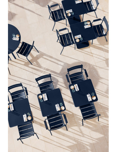 Zahradní stůl Luxembourg 71x71 s centrální...