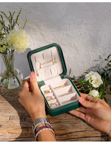 Víkendová šperkovnice z umělé kůže v barvě koňaku | MAISON SCARLET