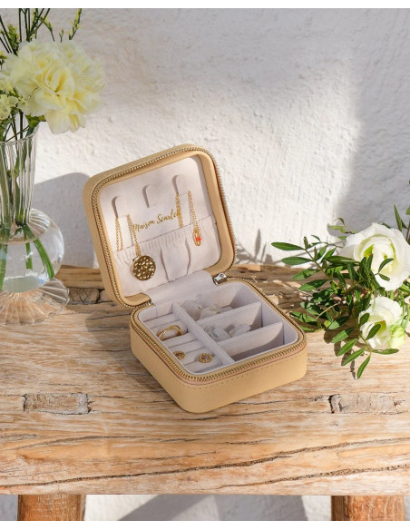 Víkendová šperkovnice z béžové umělé kůže | MAISON SCARLET a