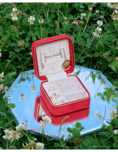 Weekend jewellery box made of red velvet | MAISON SCARLET 2