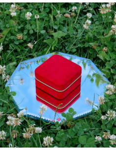 Weekend jewellery box made of red velvet | MAISON SCARLET
