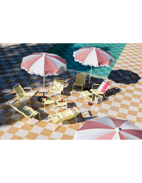 Zahradní nízké křeslo Luxembourg s područkami, hliník | FERMOB