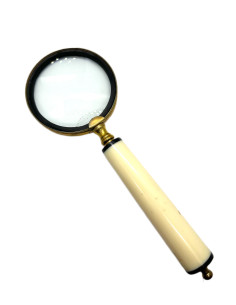 Lupa s mosazným rámečkem a rukojetí z rohoviny, střední | dovoz Indie