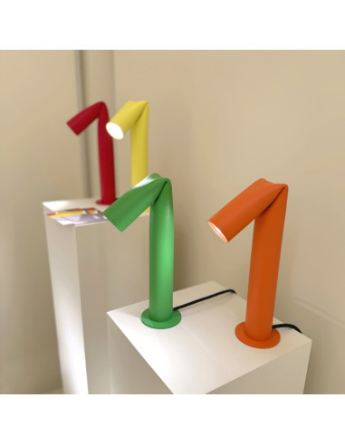 Designová stolní lampa Bender | AXOLIGHT d