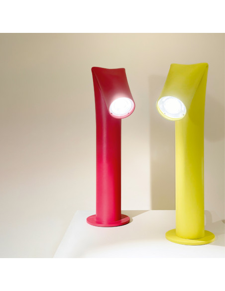 Designová stolní lampa Bender - malinová | AXOLIGHT