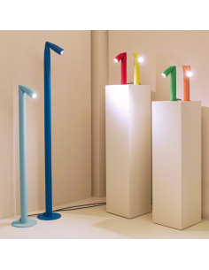 Designová stojací lampa Bender a | AXOLIGHT d 2