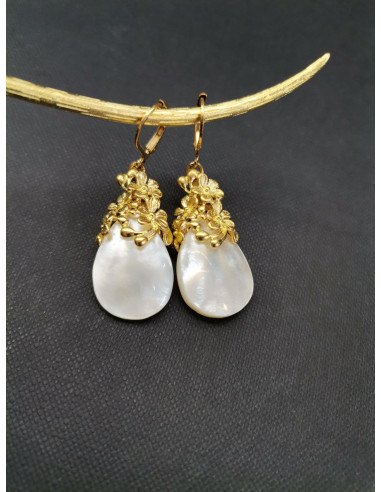 Visací náušnice s motivem květin a s perletí | PIOU PIOU - 3