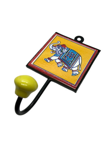 Kovový věšák s keramickou dlaždicí se slonem - tmavě žlutý | dovoz Indie - 1