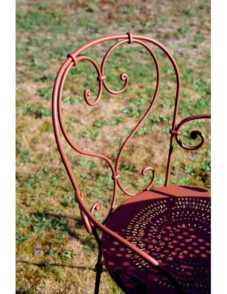 Zahradní jídelní židle 1900 s područkami | FERMOB 6