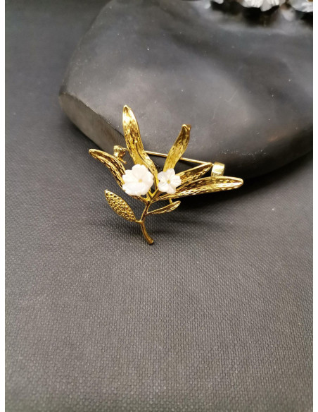 Brož ve tvaru větvičky s perleťovými květy | PIOU PIOU