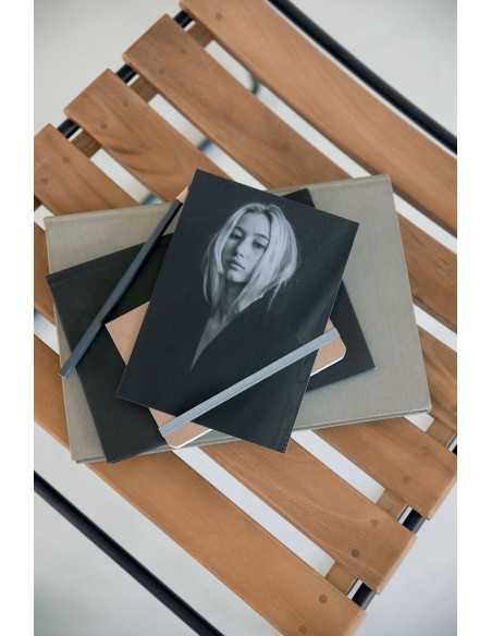 Kovová židle Surprising s teakem, outdoor/ indoor | FERMOB