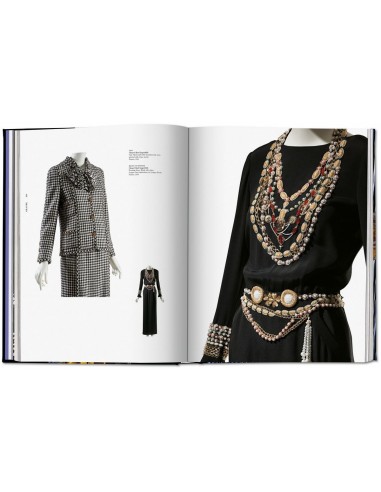 Fashion Designers A-Z, Updated Edition-3