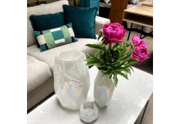 Květinám sluší stylové vázy