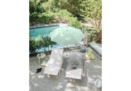 Pohodlná a kvalitní lehátka pro váš letní relax