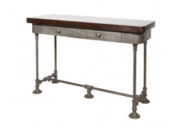 S novým školním rokem nový psací stůl